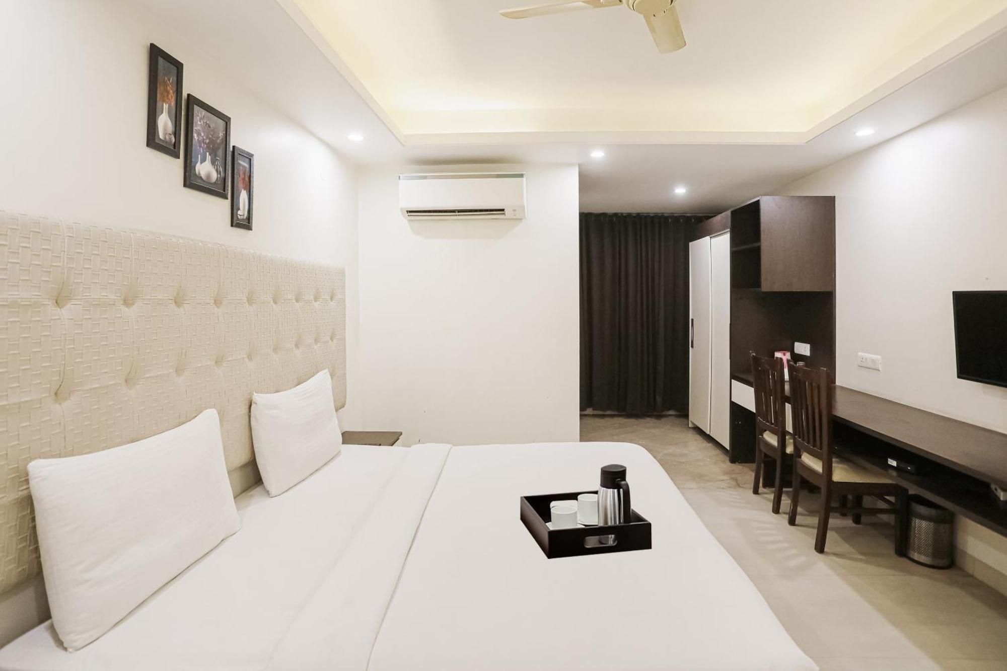 Townhouse The Amv Hotel Gurgaon Exterior photo